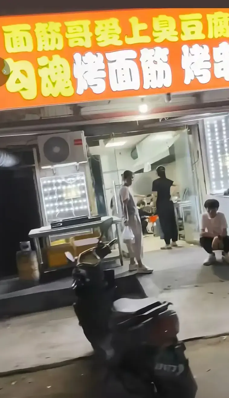 免费观看《安平面筋哥》全集，了解安平面筋哥媳妇事件来龙去脉，深挖圣姑庙面筋哥动态与母女故事！